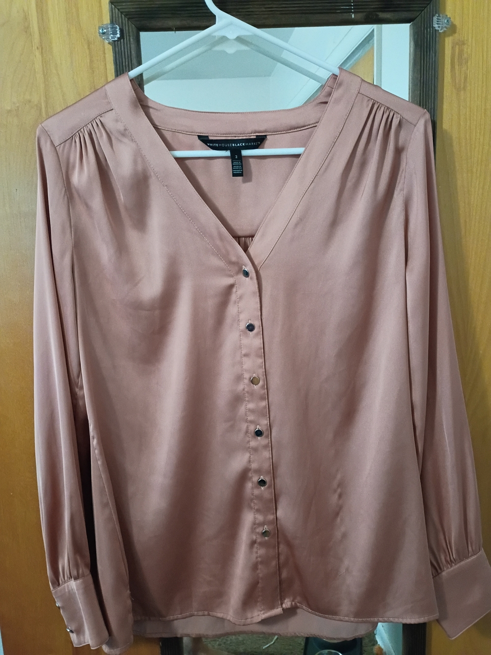 White House Black Market Mauve Satin V-Neck Button-Down Top
